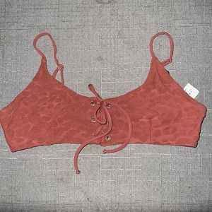 New Tavik Reign Swim Top Textured Cheetah Berry Size Large